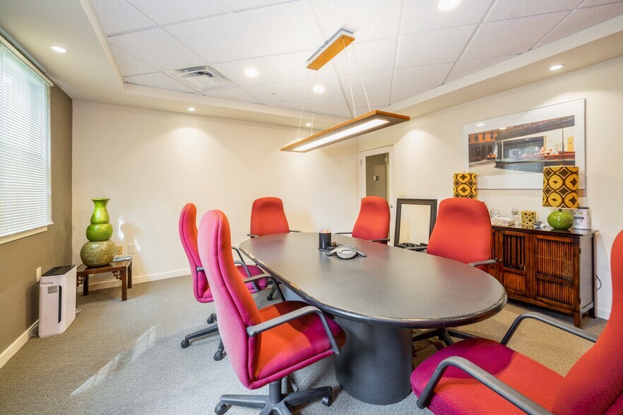 More Photos Of 54 Friends Ln, Newtown Office For Sale