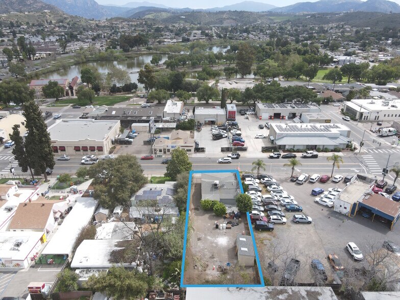 More Photos Of 9820 Maine Ave, Lakeside Freestanding For Lease