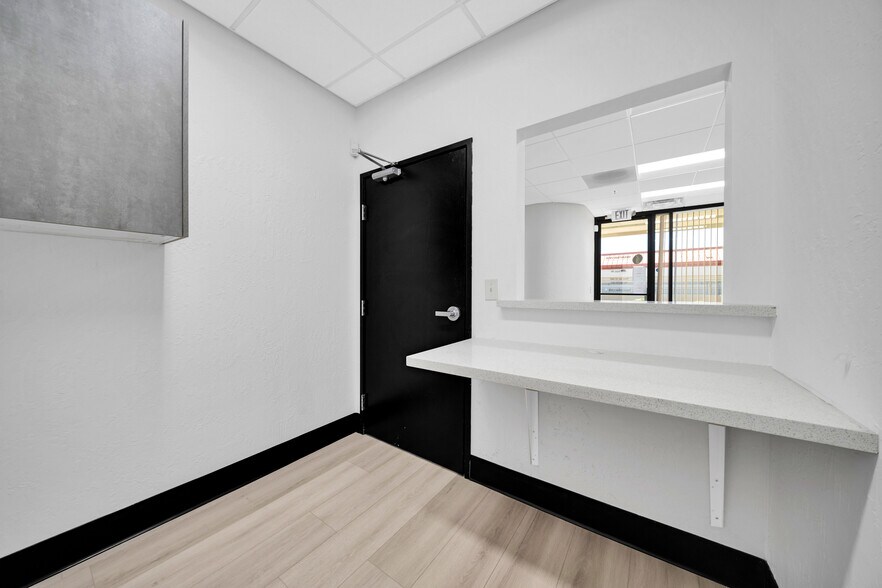 More Photos Of 4045 E Union Hills Dr, Phoenix Medical For Sale