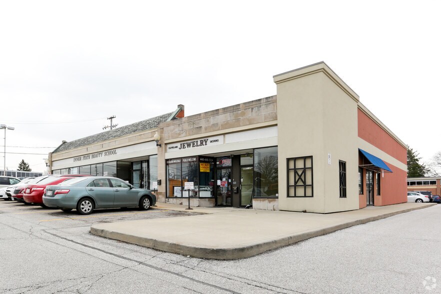 Primary Photo Of 5136-5144 Mayfield Rd, Cleveland Unknown For Lease