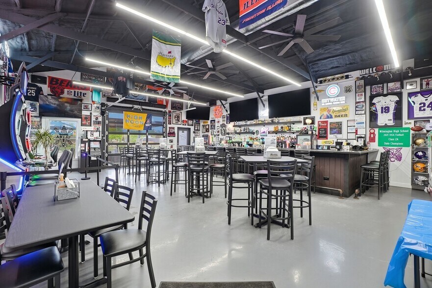 More Photos Of 116-118 S Water St, Wilmington Storefront Retail Office For Sale