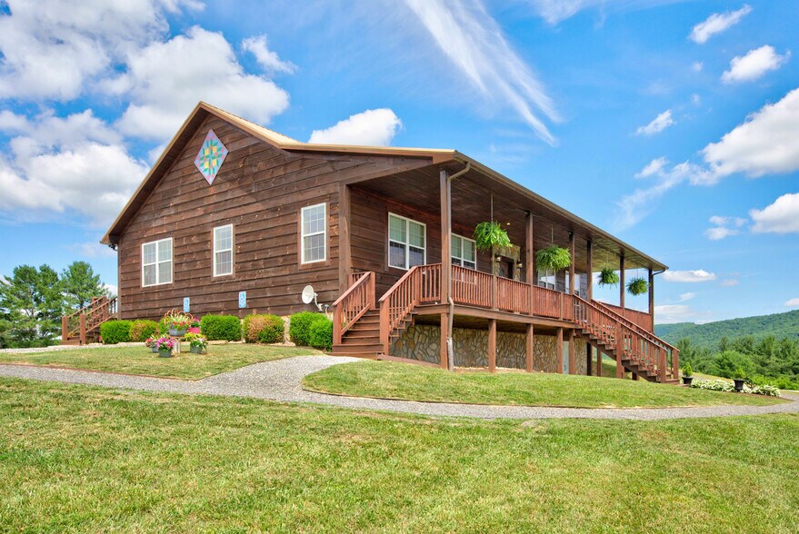 More Photos Of 639 Wagon Wheel Rd, Elk Creek Lodge Meeting Hall For Sale