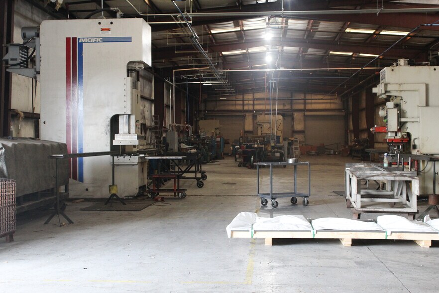 More Photos Of 8101 Fite Rd, Pearland Warehouse For Sale