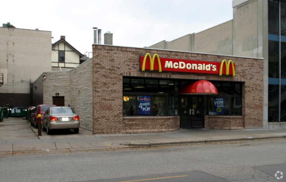 More Photos Of 441 N Lake St, Madison Storefront Retail Office For Sale