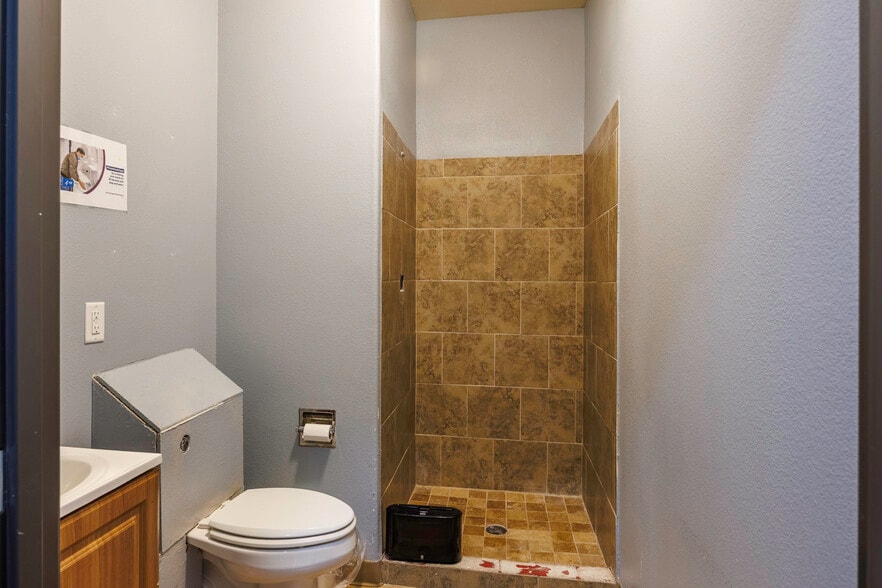 More Photos Of 16286 S Sunland Gin Rd, Arizona City Rehabilitation Center For Sale