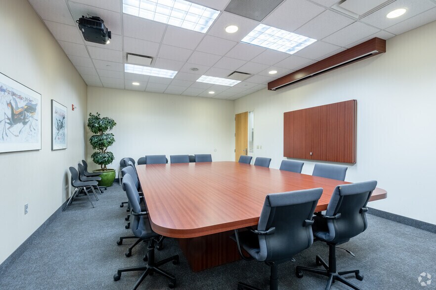 More Photos Of 64 E Midland Ave, Paramus Office For Lease