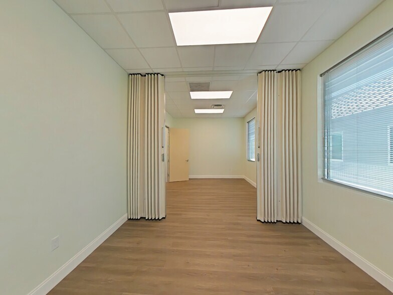 More Photos Of 366 W Sunset Rd, San Antonio Office For Lease