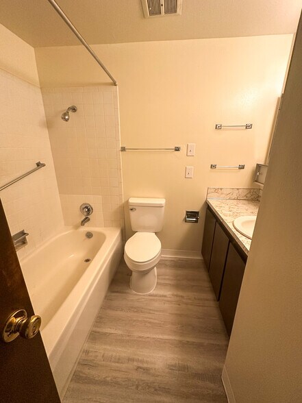 More Photos Of 17820 Smokey Point Blvd, Arlington Apartments For Sale