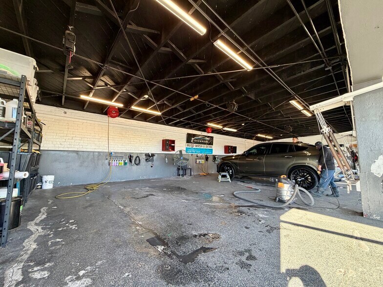 More Photos Of 1200 E Colorado Blvd, Pasadena Auto Repair For Lease