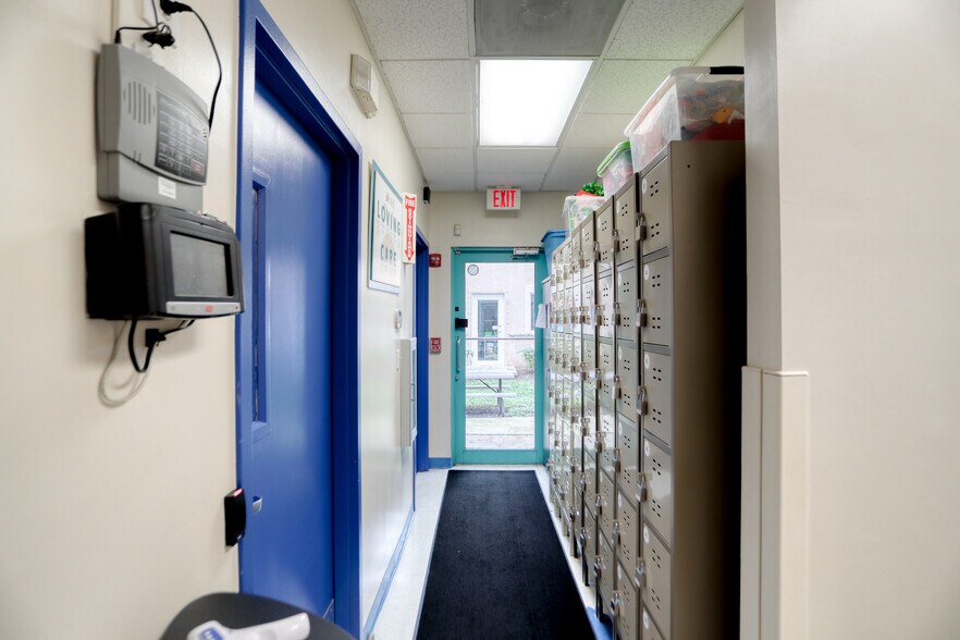 More Photos Of 1835 N Corporate Lakes Blvd, Weston Medical For Sale