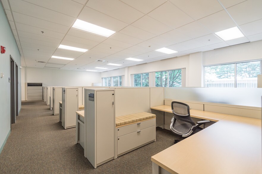 More Photos Of 205 Lowell St, Wilmington Light Manufacturing For Lease