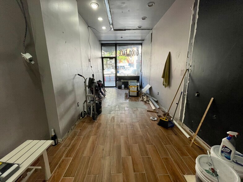 More Photos Of 100 Broadway, Brooklyn Apartments For Lease