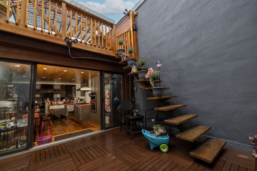 More Photos Of 132 Chestnut St, Philadelphia Loft Creative Space For Sale