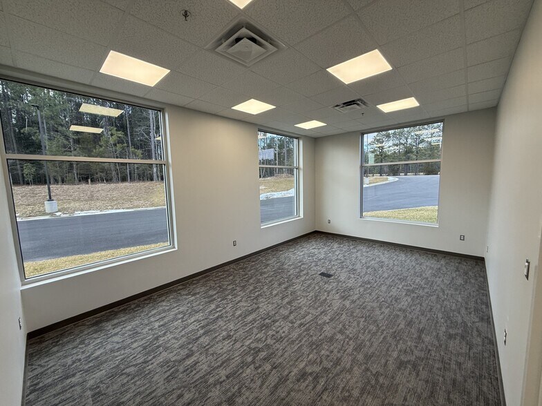 More Photos Of 5601 Chudoba Pky, Prince George Distribution For Lease