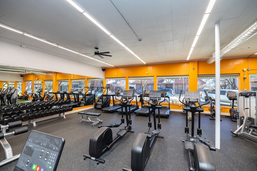 More Photos Of 115 N Main St, Lindsborg General Retail For Sale