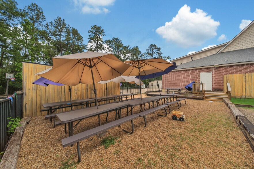 More Photos Of 6265 Shadowbend, The Woodlands Coworking Space