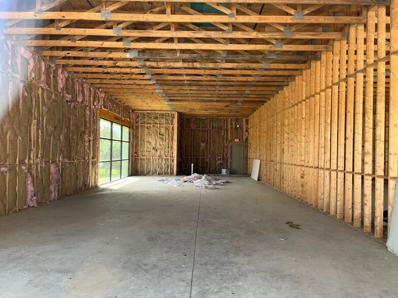 More Photos Of 4049 Huffines blvd, Carrollton Storefront Retail Office For Lease