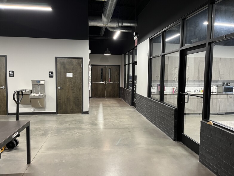 More Photos Of 4550 Preslyn Dr, Raleigh Light Distribution For Sale