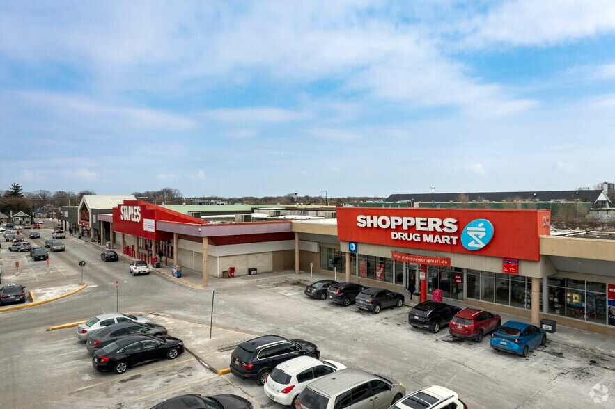 More Photos Of 3003 Danforth Ave, Toronto Storefront For Lease