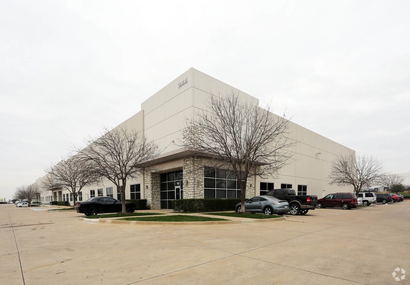 Primary Photo Of 1444 N Cockrell Hill Rd, Dallas Warehouse For Lease