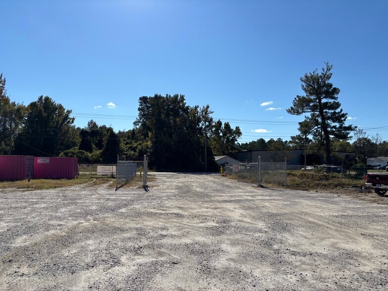 More Photos Of 1137 Pineview Dr, Columbia Land For Lease