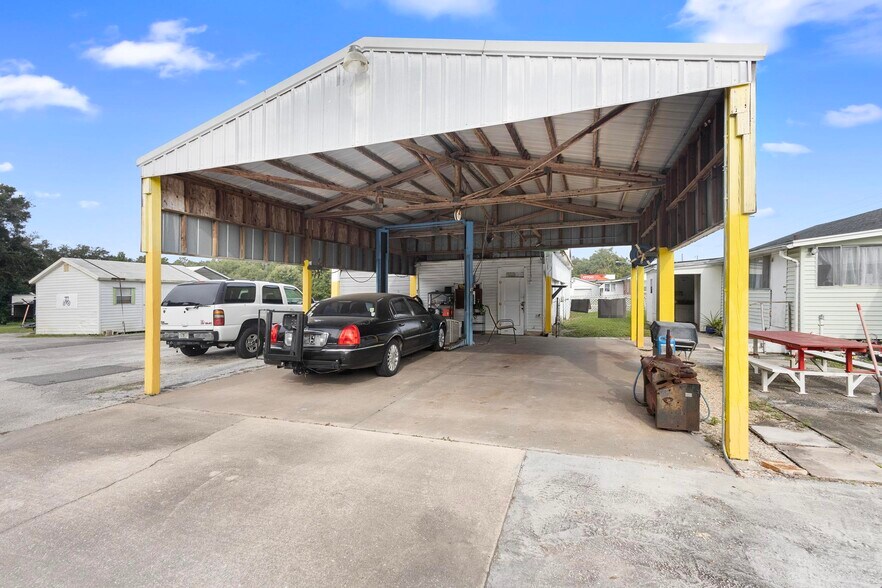More Photos Of 2480 N Woodland Blvd, Deland Flex For Sale
