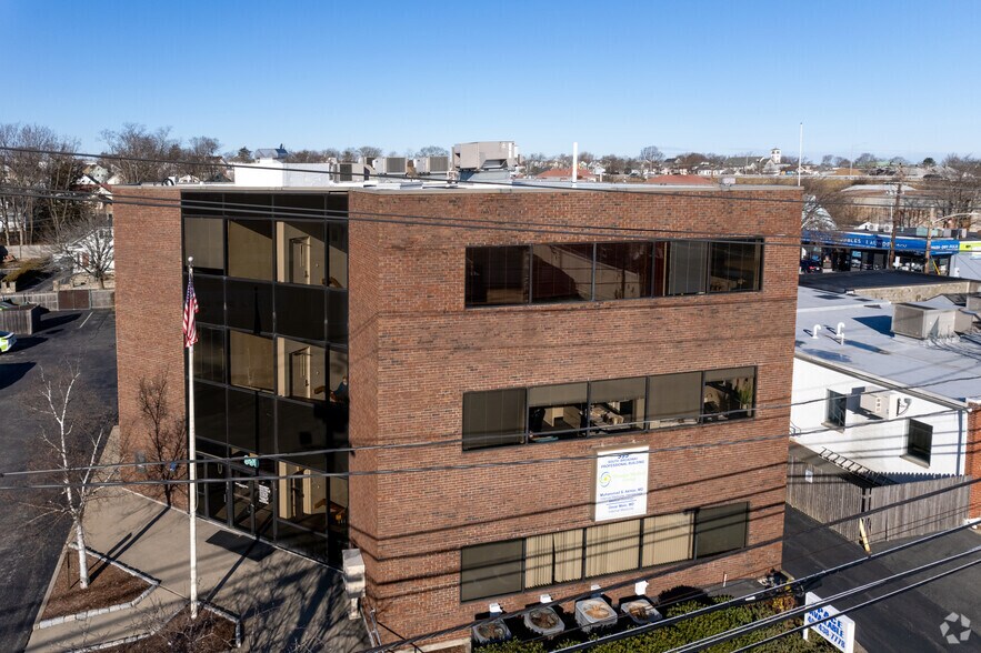 More Photos Of 999 S Broadway, East Providence Medical For Sale