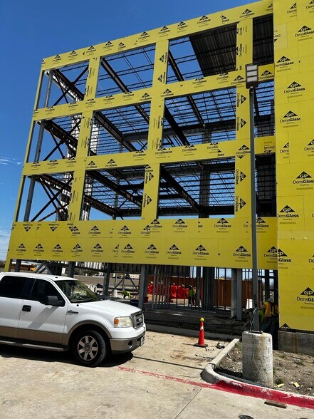 More Photos Of 851 N Central, McKinney Medical For Sale