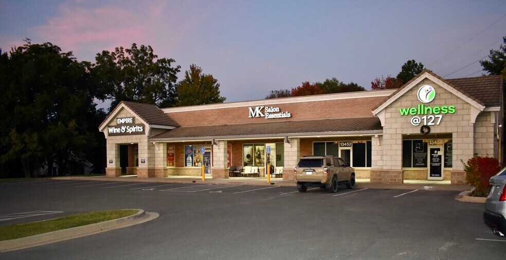 More Photos Of 13440-13456 W 127th St, Overland Park Unknown For Lease