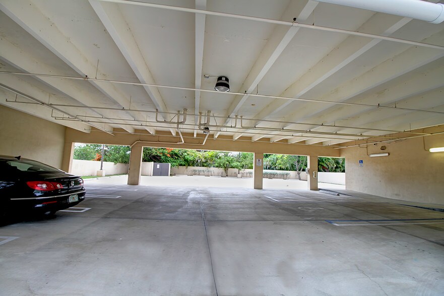 More Photos Of 9726 E Indigo St, Miami Office For Lease