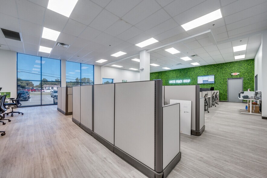 More Photos Of 720 E State Highway 121 Byp, Lewisville Warehouse For Sale