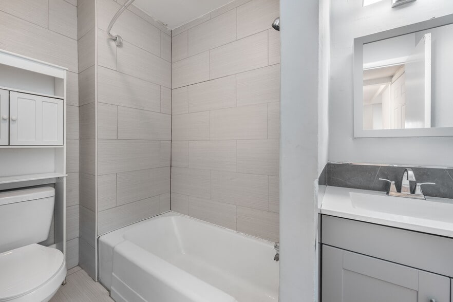 More Photos Of 2015 Walnut St, Philadelphia Apartments For Sale