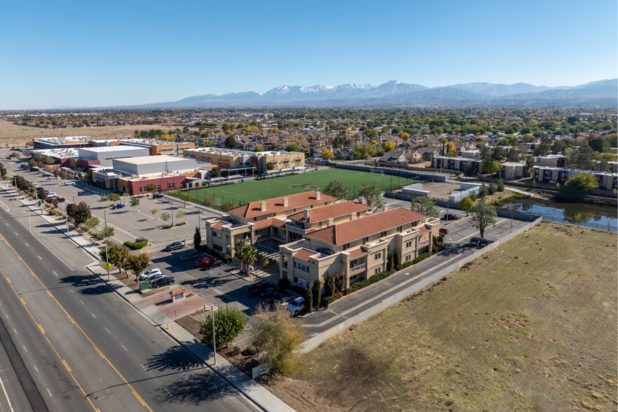 More Photos Of 3166 E Palmdale Blvd, Palmdale Office For Sale