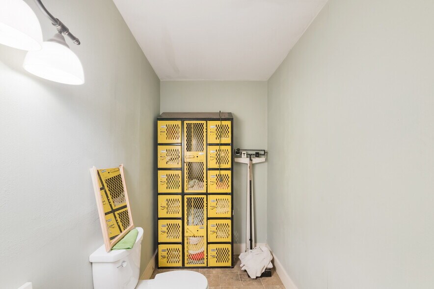 More Photos Of 5447 Seguin Rd, Kirby Auto Repair For Sale