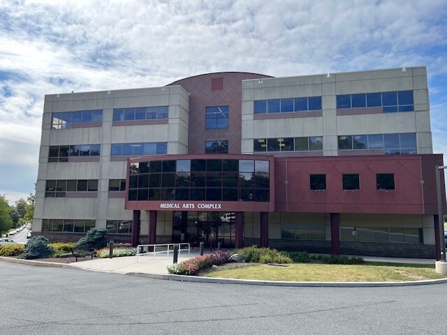 More Photos Of 700 W Lea Blvd, Wilmington Medical For Sale