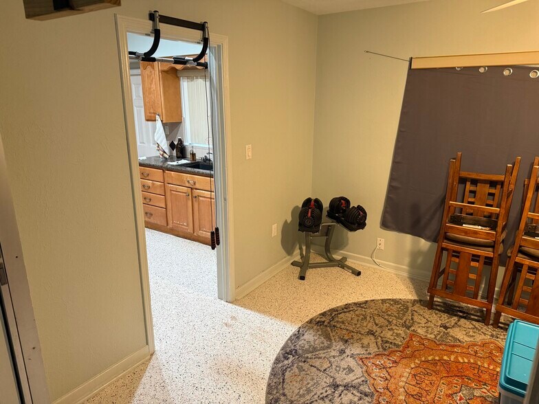 More Photos Of 3111 26th St W, Bradenton Flex For Sale