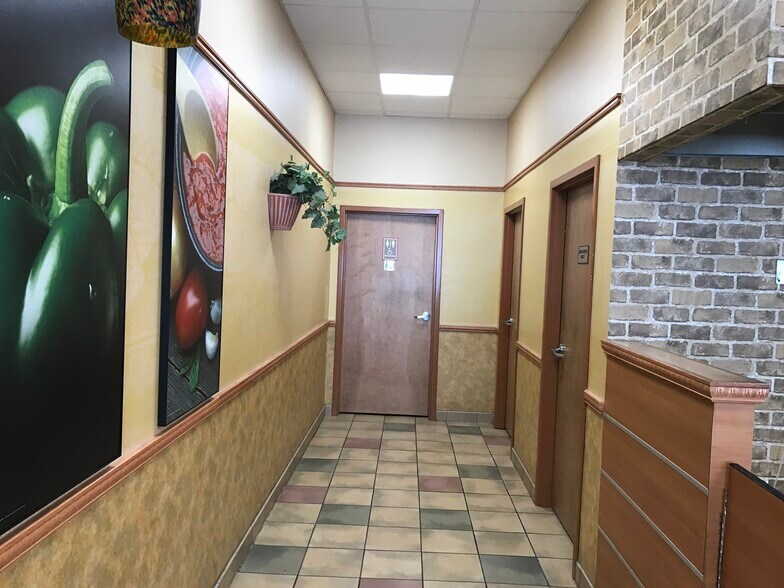 More Photos Of 4619 Federated Rd, Swan Hills Restaurant For Lease