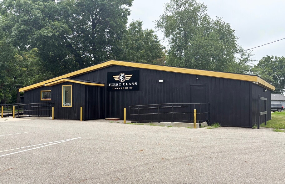 More Photos Of 9017 S Sprinkle Rd, Kalamazoo Restaurant For Sale