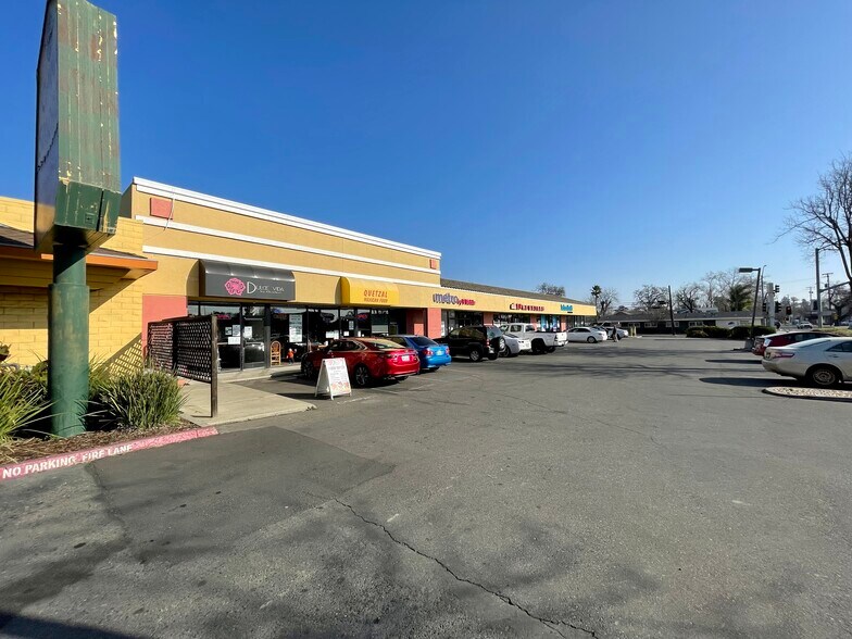 More Photos Of 2 W Court St, Woodland Freestanding For Lease