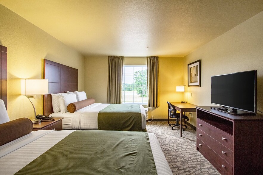 More Photos Of 1720 N Main St, Orrville Hotel For Sale