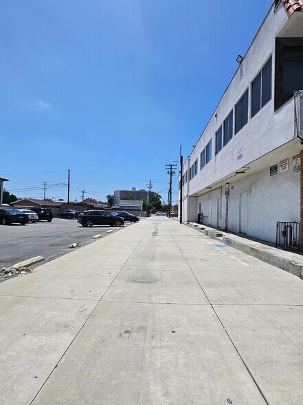 More Photos Of 13818 San Antonio Dr, Norwalk Storefront Retail Office For Sale