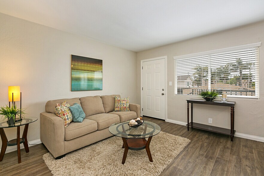 More Photos Of 1415 Marquette St, Oceanside Apartments For Sale