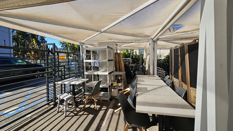 More Photos Of 2406-2408 Wilshire Blvd, Santa Monica Restaurant For Lease