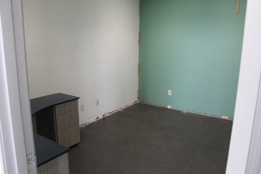 More Photos Of 2919 N Lamb Blvd, Las Vegas Warehouse For Lease