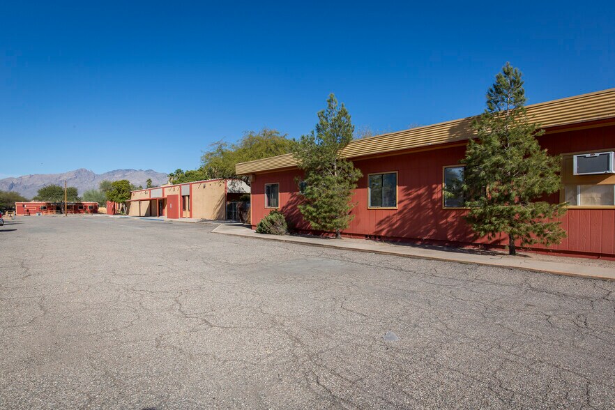 More Photos Of 3767 E Grant Rd, Tucson Office For Sale