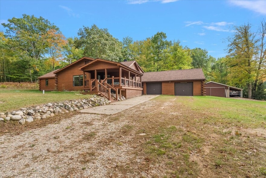 More Photos Of 3943 N Skookum Rd, Luther Hotel For Sale