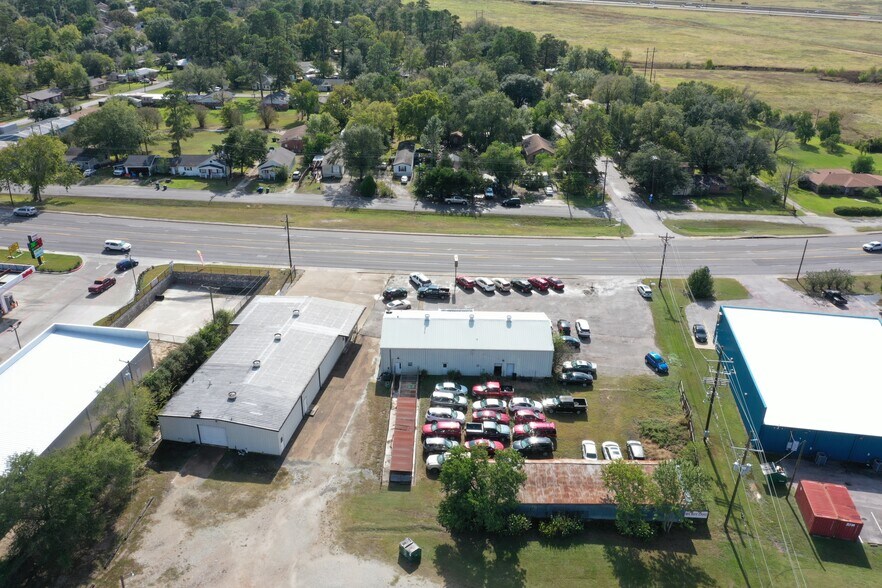 More Photos Of 368 A SH 75 N, Huntsville Freestanding For Lease