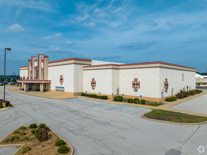 More Photos Of 754 Gravois Bluffs Blvd, Fenton Movie Theatre For Sale