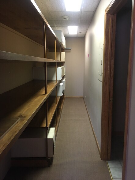 More Photos Of 1015-1025 W Wise Rd, Schaumburg Office For Sale