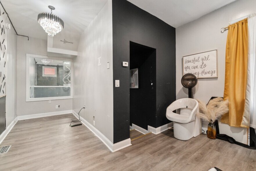 More Photos Of 2654 Maryland Ave, Baltimore Storefront Retail Residential For Lease